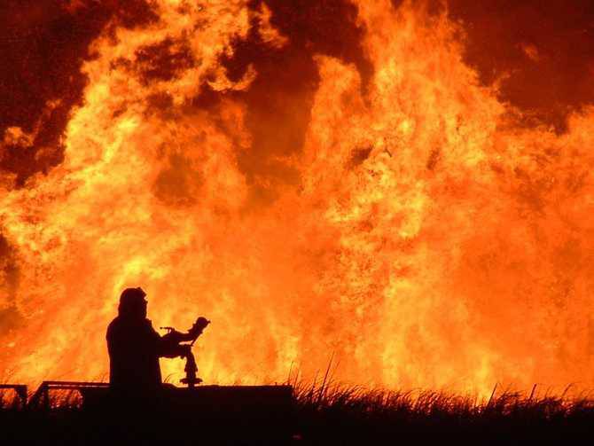 Incendio brucia 10 ettari di bosco a Perinaldo