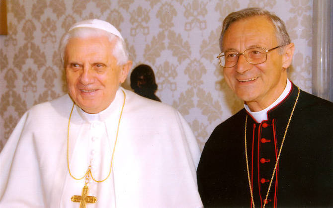 Papa Benedetto XVI e Monsignor Alberto Maria Careggio