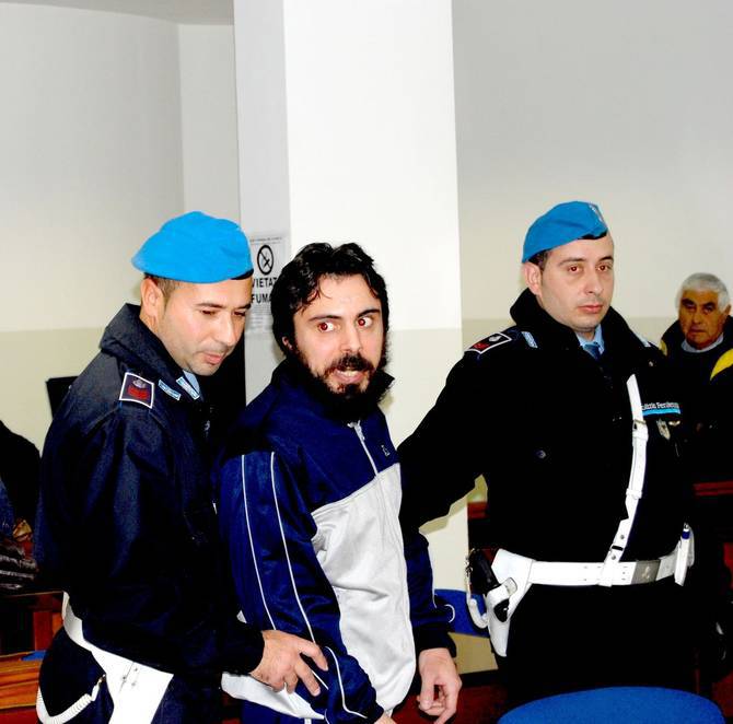 Il killer Luca Delfino trasferito al carcere di Regina Coeli per un intervento chirurgico alla mano