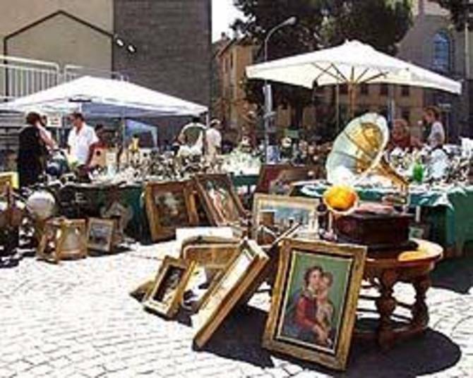 mercato antiquariato