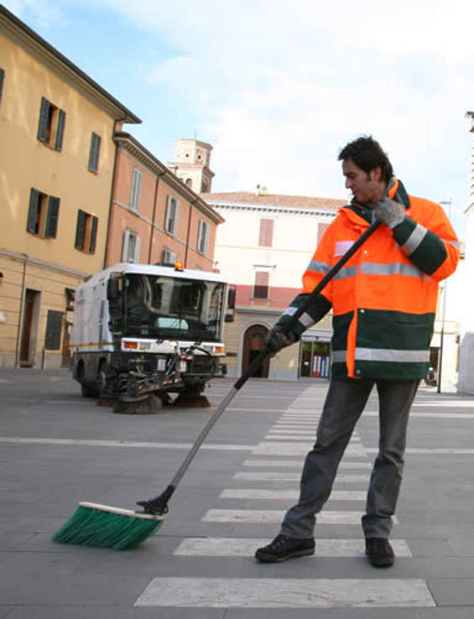 Raccolta rifiuti netturbino