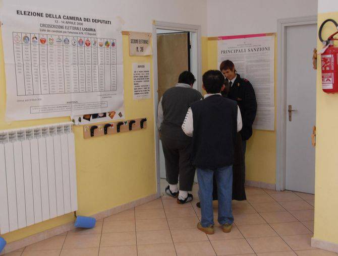 Foto votazioni elezioni Politiche 2008 Imperia