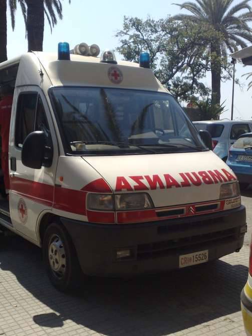 Diano Marina, 72enne di Saluzzo rischia di annegare in zona Landini: salvato dai bagnini