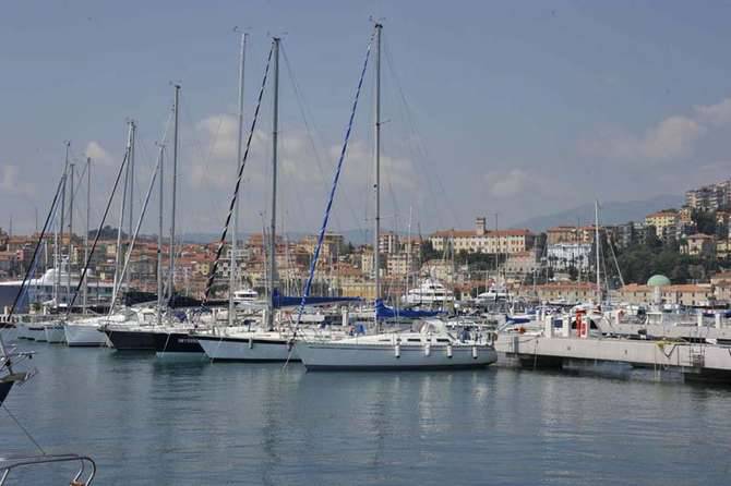 Imperia, firmata in Comune la lettera di intenti sul porto turistico, Capacci: “Un regalo al mio prossimo successore”