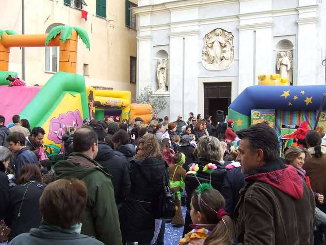 Carnevale in piazza Santo Stefano al mare