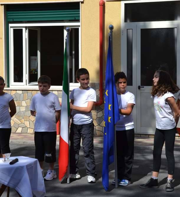 alzabandiera scuola santa marta ventimiglia