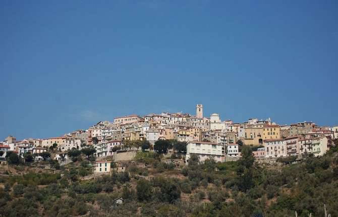 Perinaldo si promuove sui social grazie a “Ponente ligure fotosintesi”