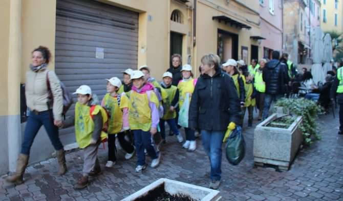 Nella scuola “G. Belgrano” di Imperia la festa inaugurale del progetto “Pedibus”