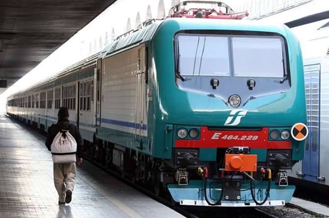 Treno vecchio Trenitalia generica