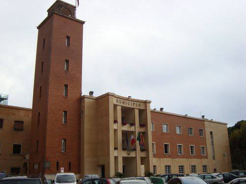 Ventimiglia, edificio senza allaccio alla fognatura: con un’ordinanza il sindaco vieta ai proprietari di abitarci