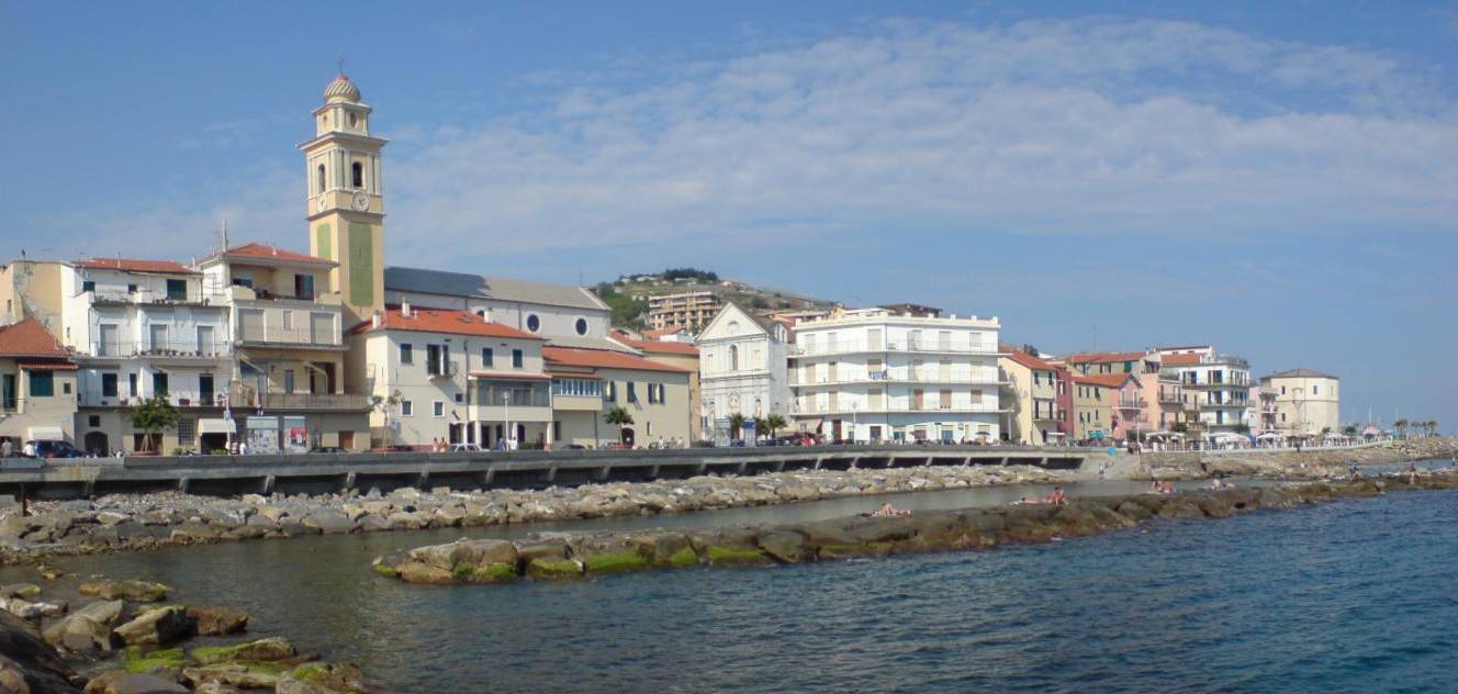 Santo Stefano al mare, domani il comune organizza la pulizia del molo di Lungomare Gerolamo