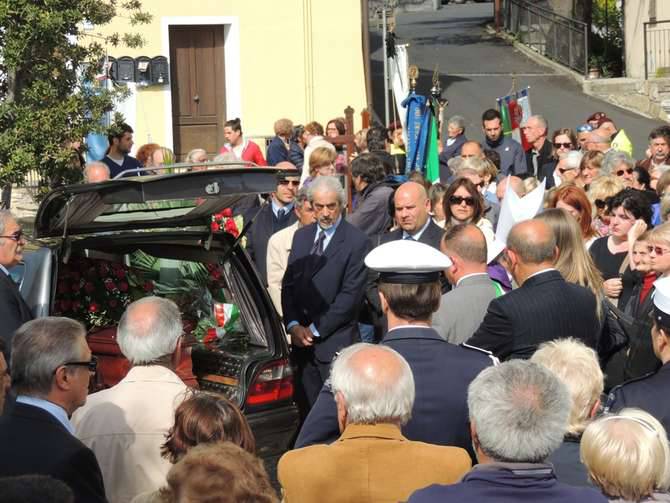 Pompeiana saluta per l’ultima volta il sindaco Rinaldo Boeri, oggi le esequie