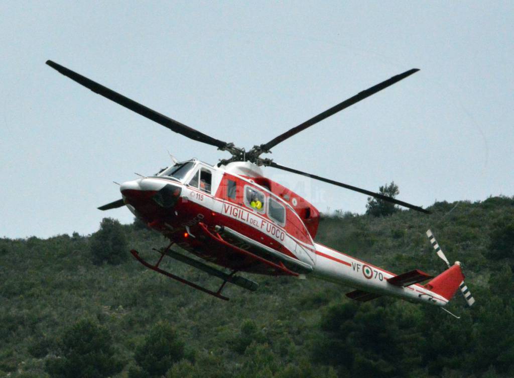 Bordighera, cade da un muro alto 5 metri: ferito trasportato in codice rosso al Santa Corona