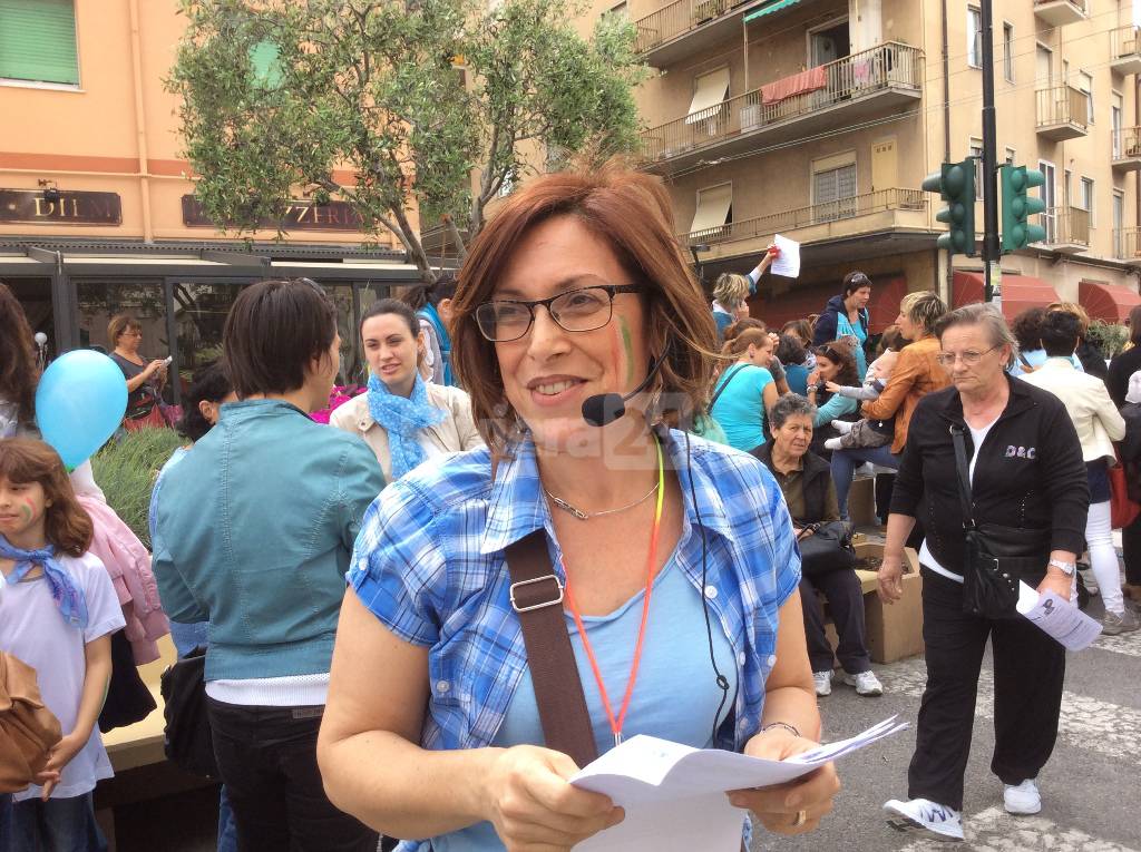 Vallecrosia, flash mob contro la #buonascuola di Renzi