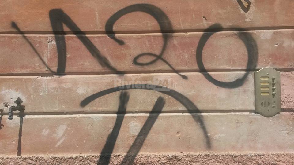 vandali spray