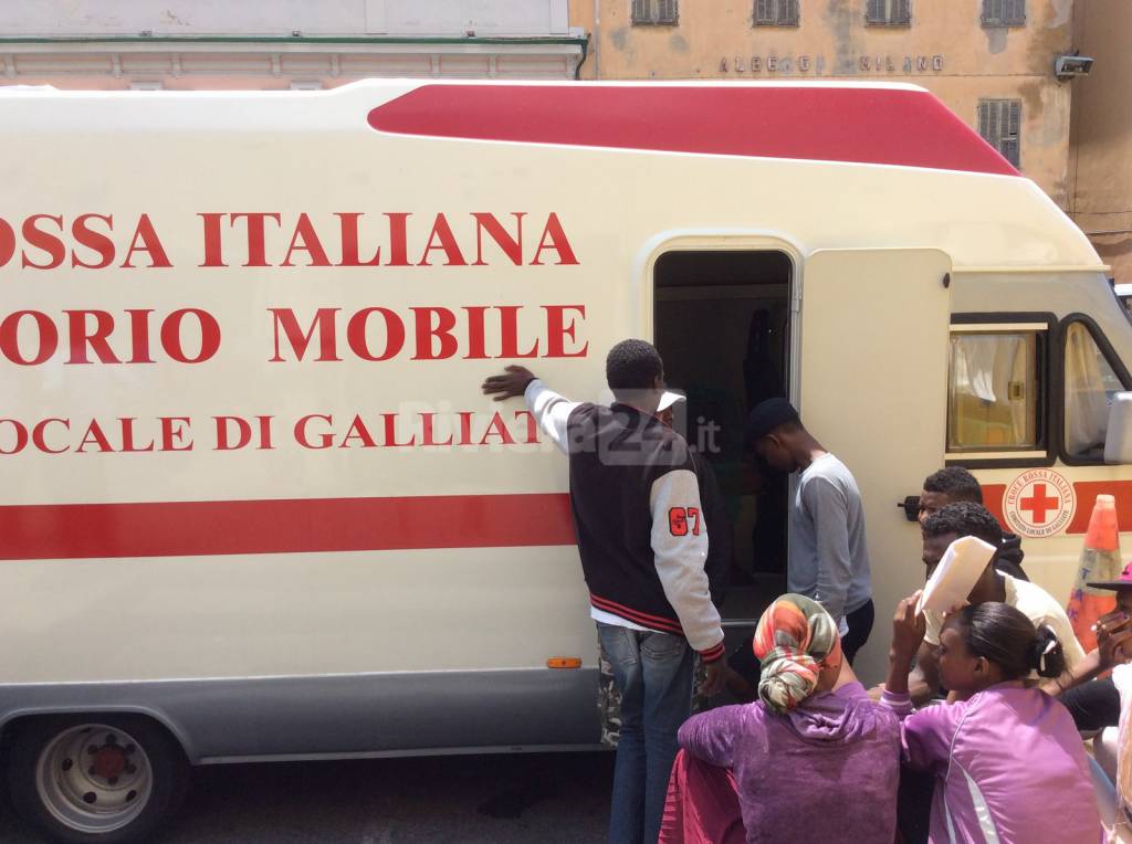 migranti profughi stazione 16 giugno 2015