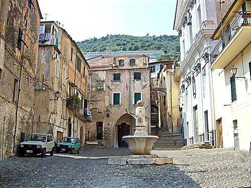 piazza della trinità taggia