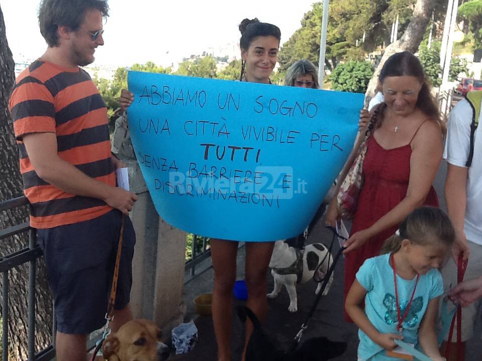 Spiaggia per cani, ora a Imperia tocca ai padroni dire la loro