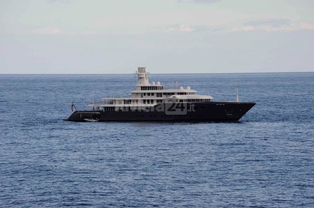 Il superyacht “Ice” in rada a Imperia è dell’oligarca Kerimov, l’amico di Putin che voleva comprare la Roma