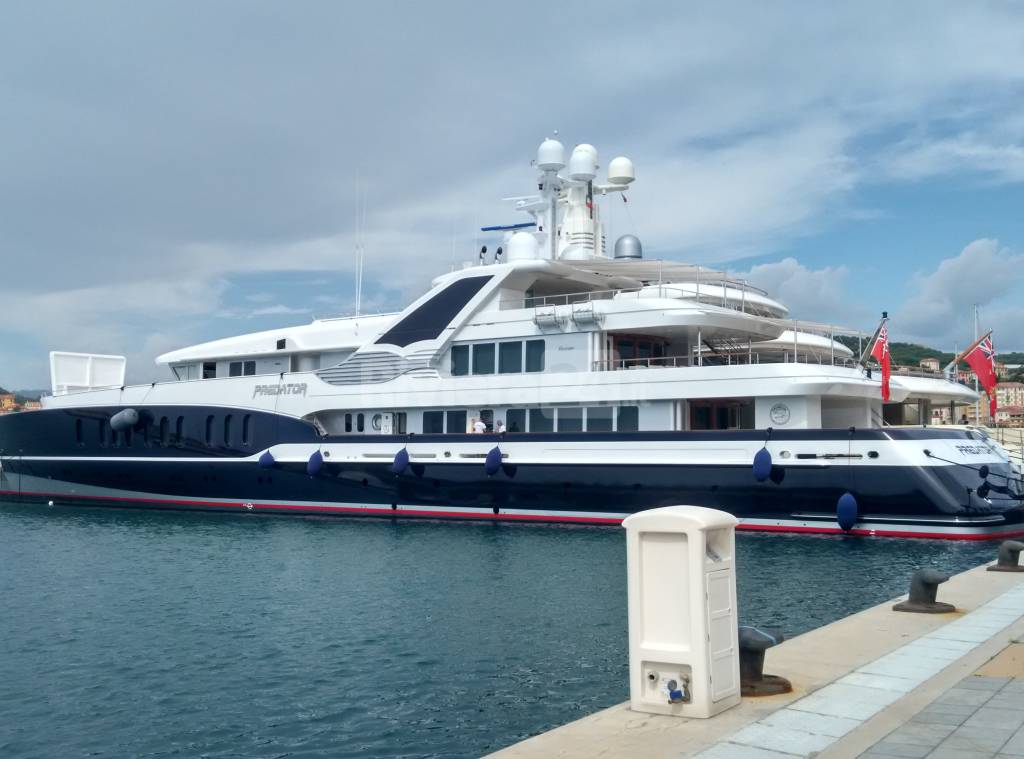 Ai ricchissimi magnati russi piace Imperia, i loro yacht da sogno sono ormeggiati in porto