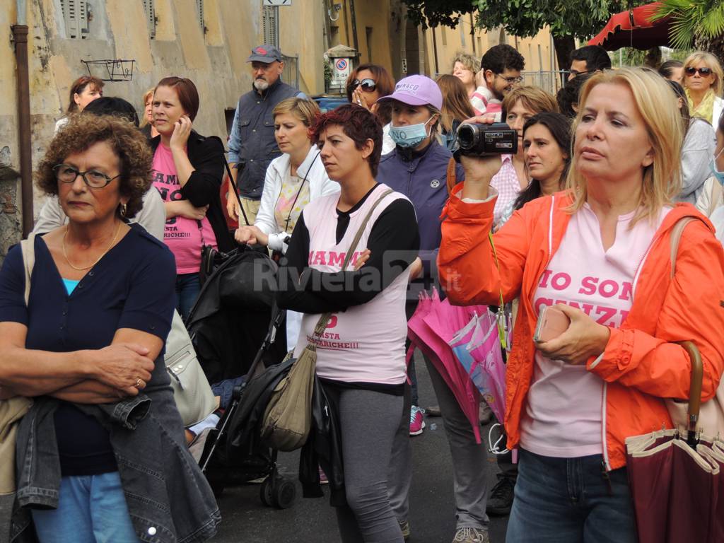 No al Lotto 6, manifestazione delle mamme a Taggia