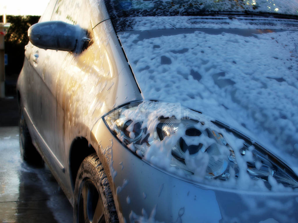 Sigilli all’autolavaggio “New Car Wash” di Imperia Oneglia