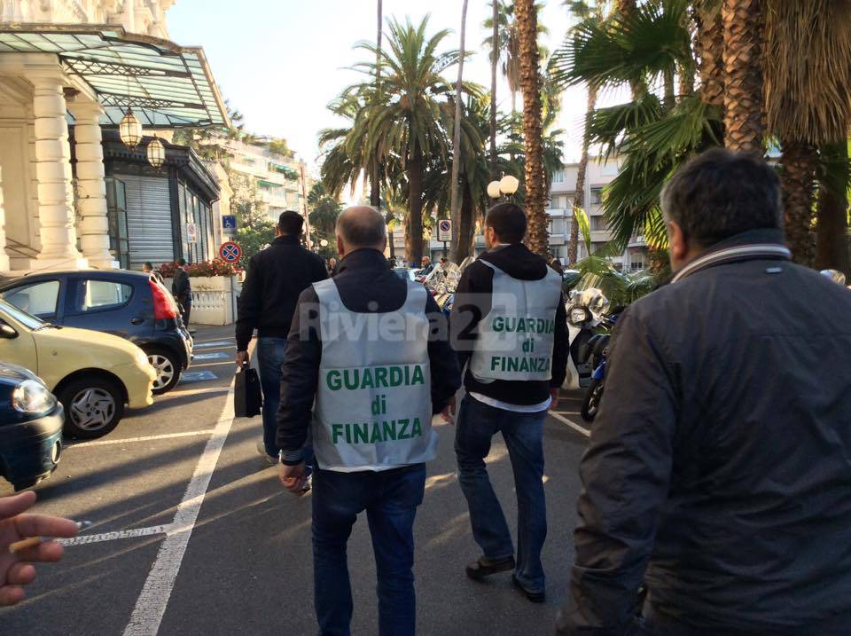 “Furbetti del cartellino” a Sanremo, 43 arresti: la maxi operazione