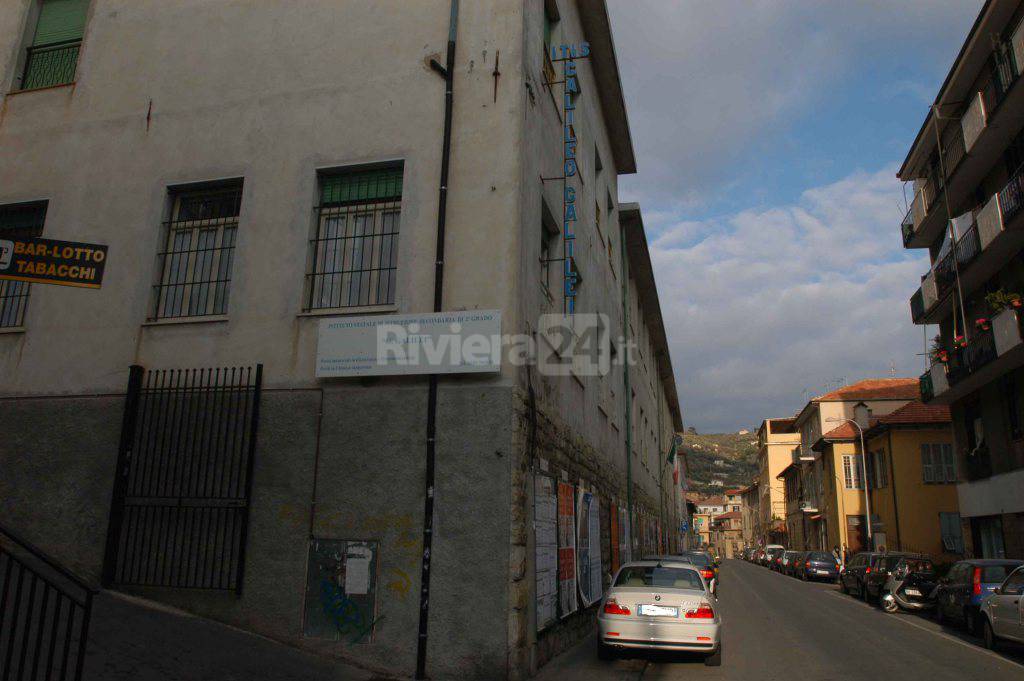 Palestra, aula magna, piazzale e autorimessa inagibili: succede all’Itis di Imperia