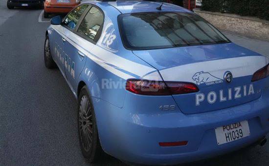 Tentato furto in un Tabacchi: arrestati dalla polizia a Ventimiglia cinque malviventi stranieri