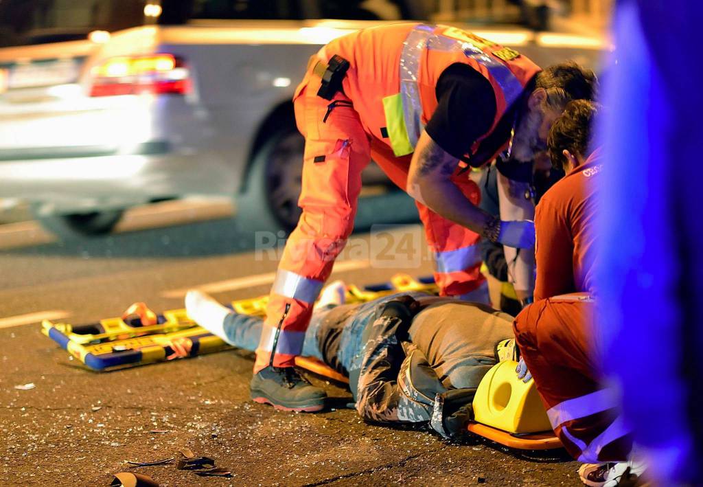 Diano Marina, auto falcia due pedoni: coppia di anziani in gravissime condizioni