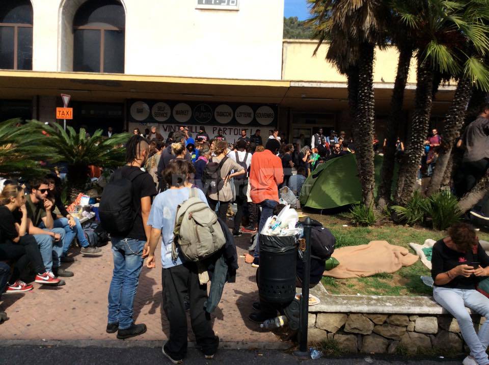 Ventimiglia, i no borders scendono in piazza per manifestare