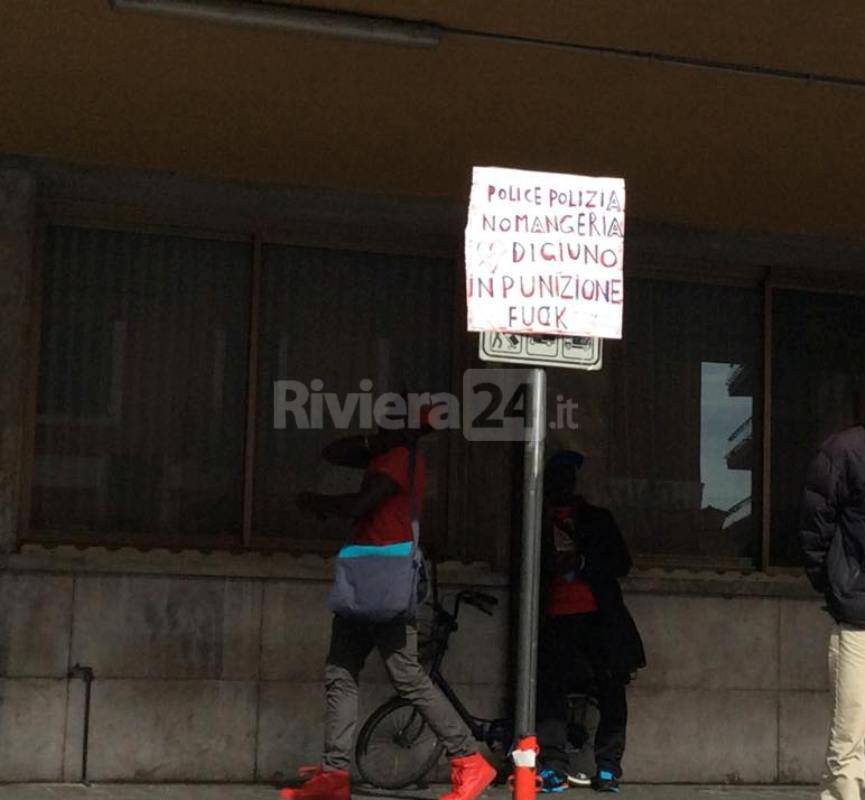 Ventimiglia, i no borders scendono in piazza per manifestare