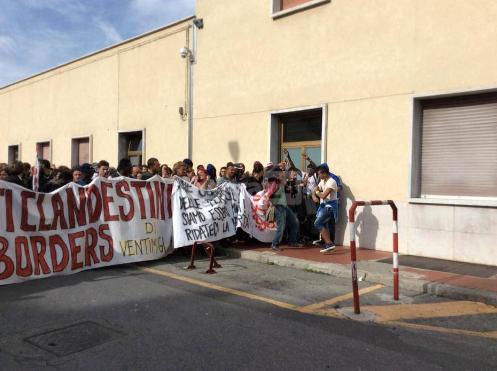 Ventimiglia, no borders manifestazione 