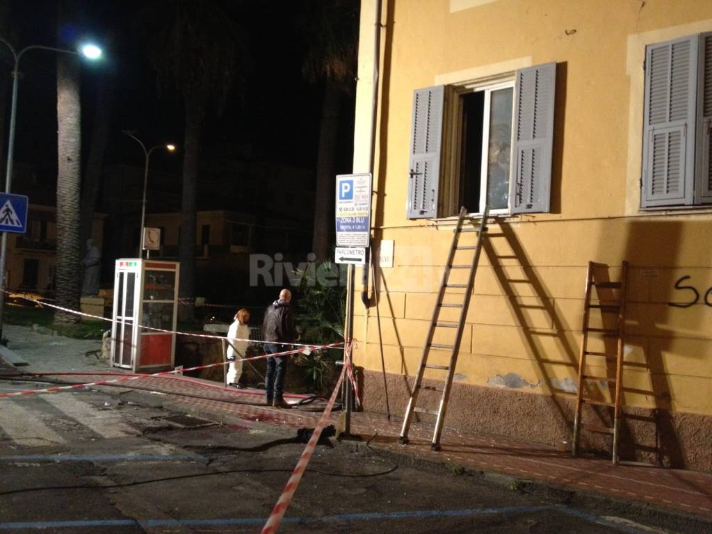 Imperia, attentato incendiario alla sala scommesse di piazza Calvi