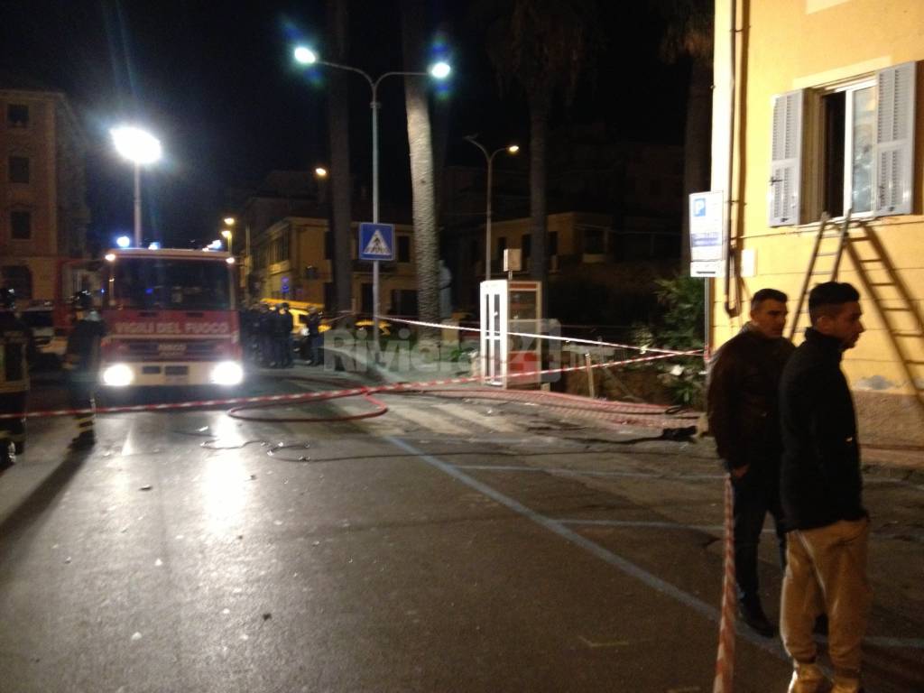 Imperia, attentato incendiario alla sala scommesse di piazza Calvi