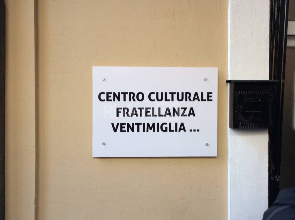 Ventimiglia, i musulmani contro i terroristi: &#8220;La nostra è una religione di pace&#8221;