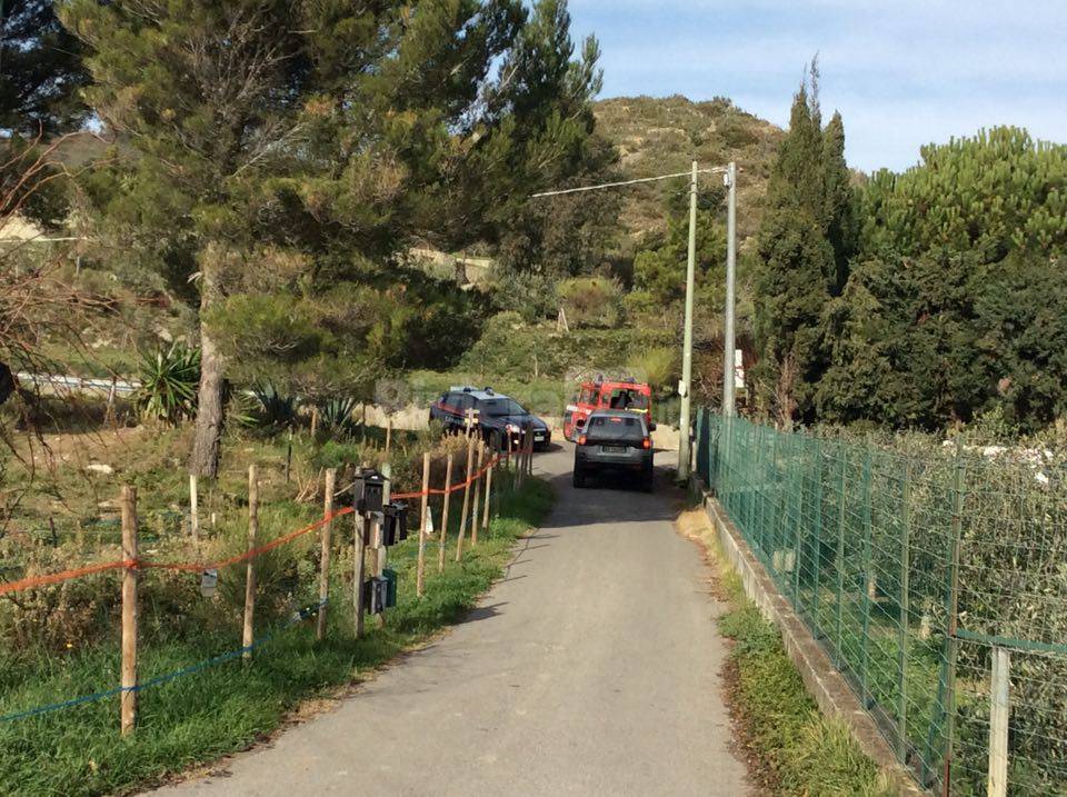 Tragedia in campagna: muore sotto il trattore ribaltato