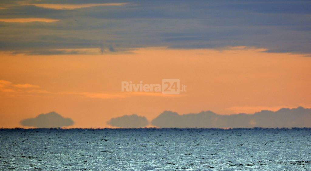 Sanremo, la Corsica visibile da centro città