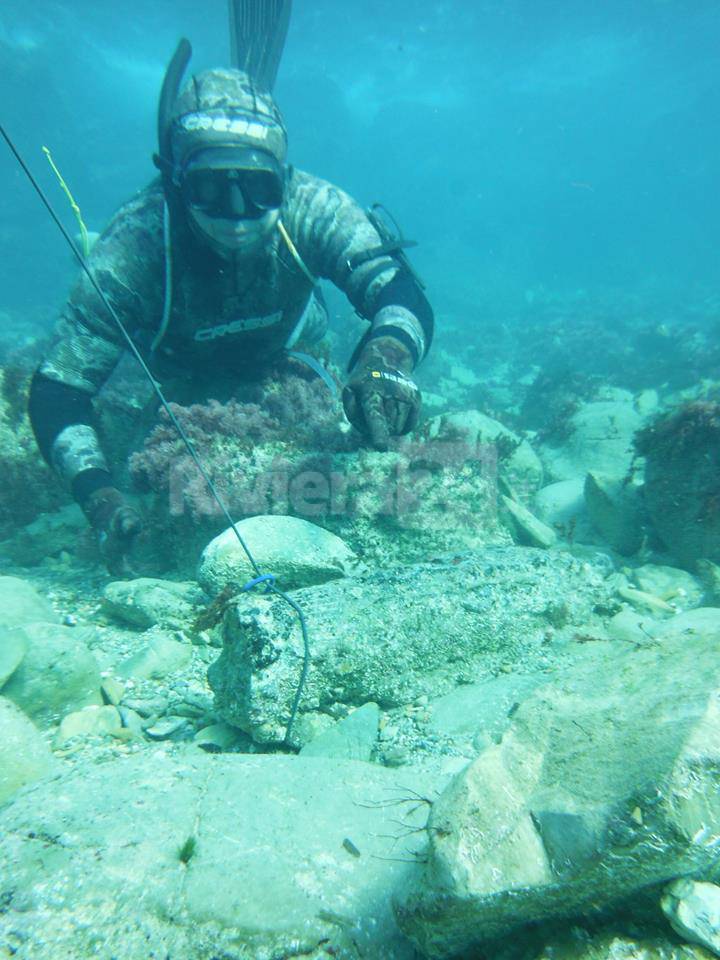 Misterioso ritrovamento in mare, sembra un ordigno bellico