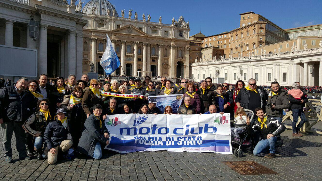 Una delegazione del Moto Club Valle Argentina e dell'Harley & flowers a Roma