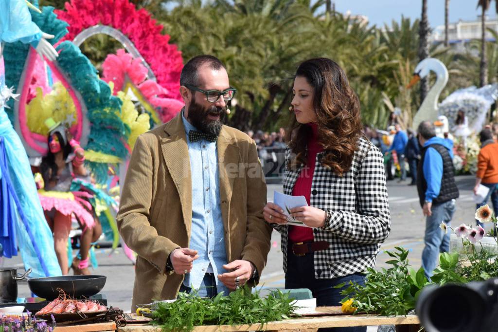 La grande bellezza dei Carri Fioriti invade Sanremo