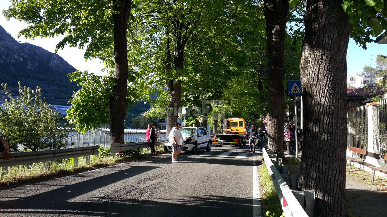 Auto contro moto a Porra nell’entroterra di Ventimiglia, due i feriti all’ospedale