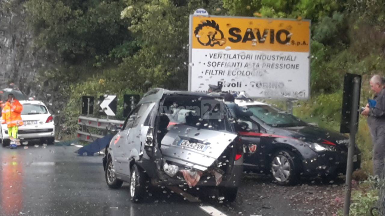 Auto fuori strada ad Airole per la pioggia