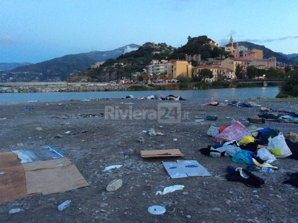 Ventimiglia, smontata la tendopoli alla foce del Roja: i migranti ospitati in alcune chiese