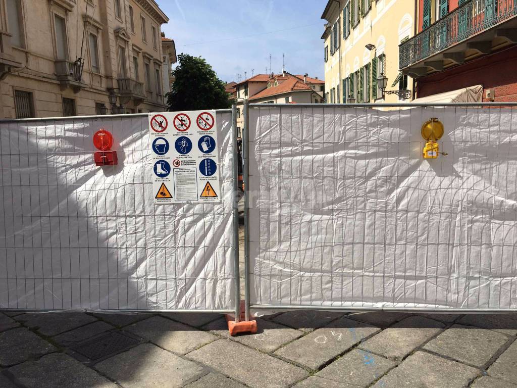 Pedonalizzazione di via Cascione, cantiere verso l’incrocio di via San Maurizio eliminati i marciapiedi