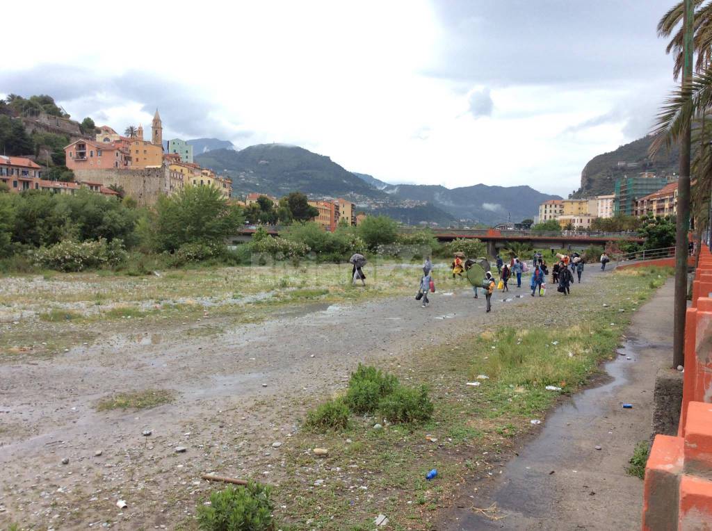 Ventimiglia, smontata la tendopoli sul greto del Roja