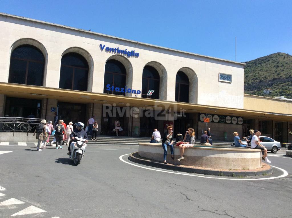 Lavori alla stazione di Ventimiglia, alcuni treni cancellati tra il 9 e il 10 aprile