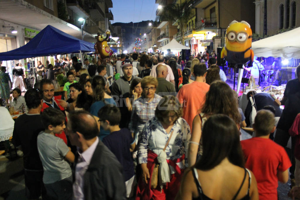 Camion per bloccare accesso ai mezzi e imponente dispiegamento di forze dell’ordine: tutto pronto per una Festa della Musica “blindata”