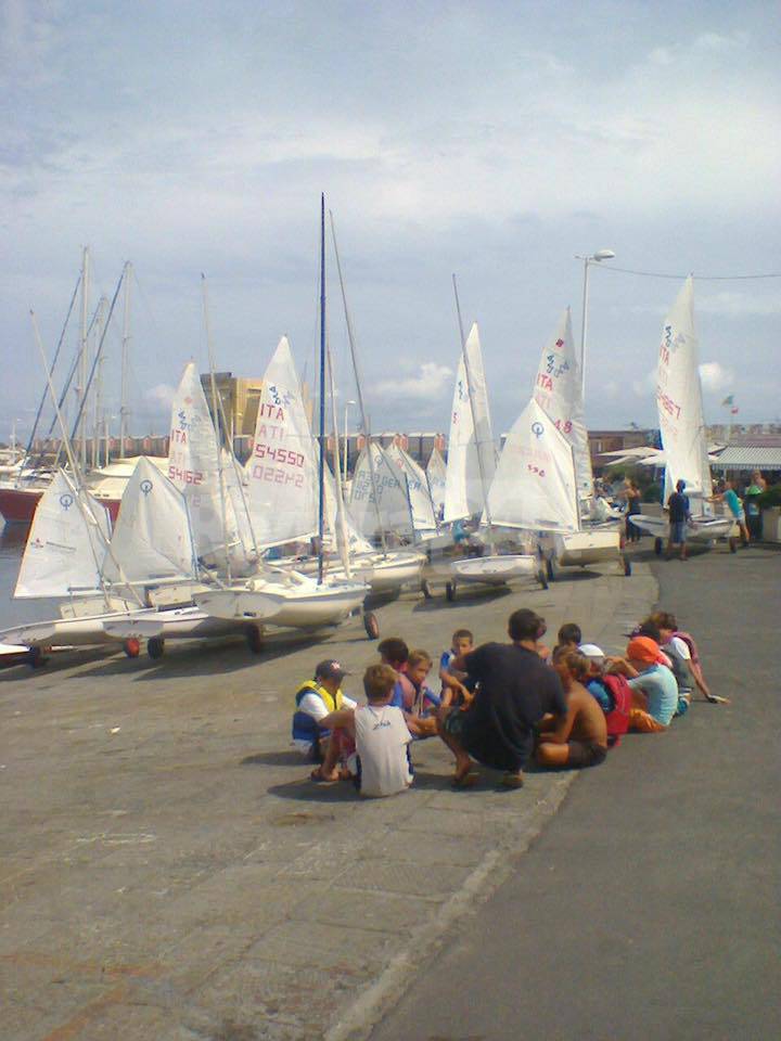 Dopo gli esaltanti risultati agonistici invernali, lo Yacht Club Imperia riparte con con la scuola vela estiva