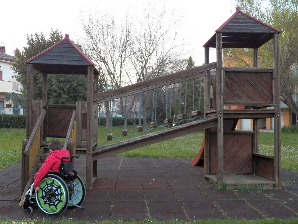 bambini disabili al parco